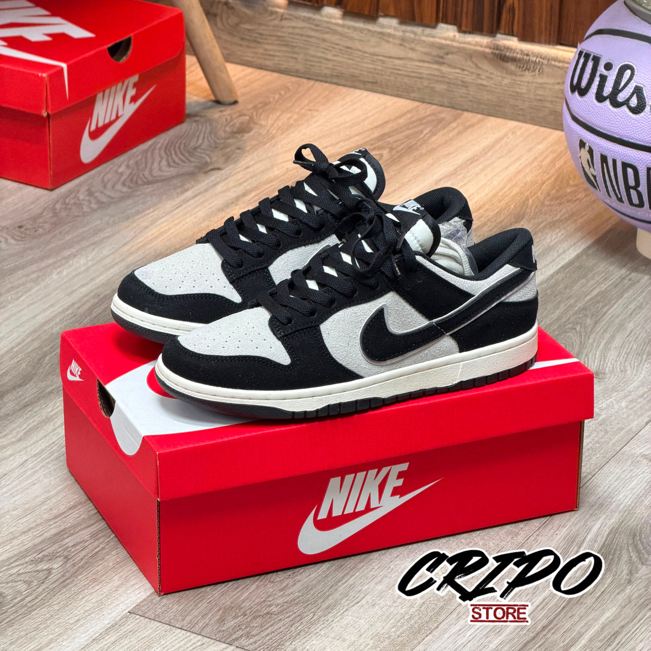 SB DUNK SHADOW PANDA