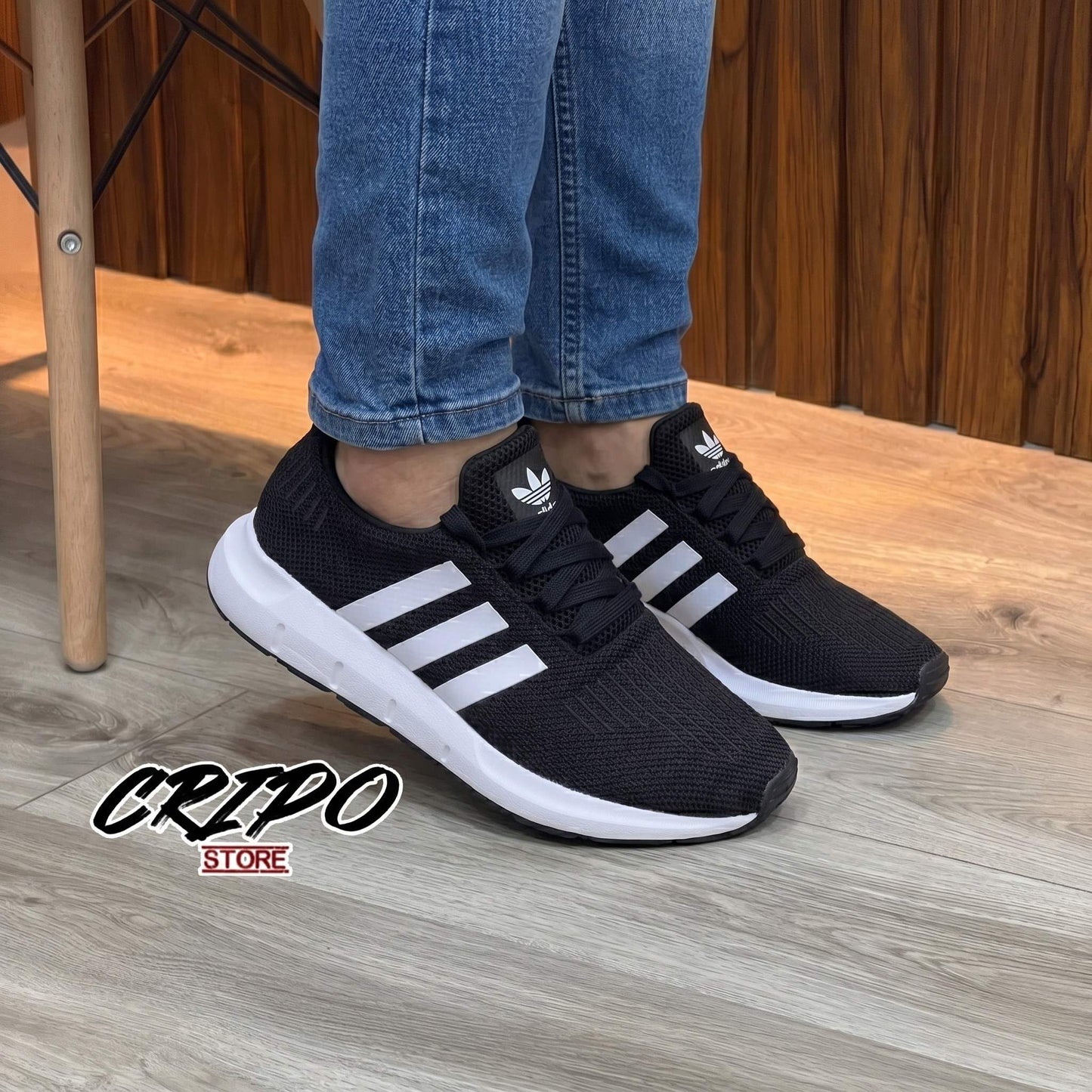 ADIDAS SWIFT