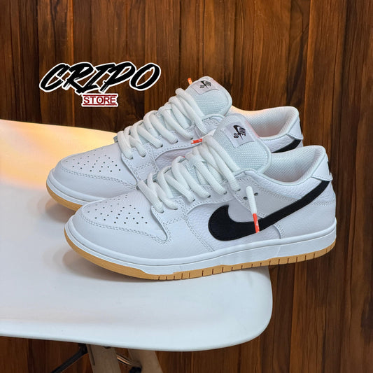 SB DUNK WHITE GUM