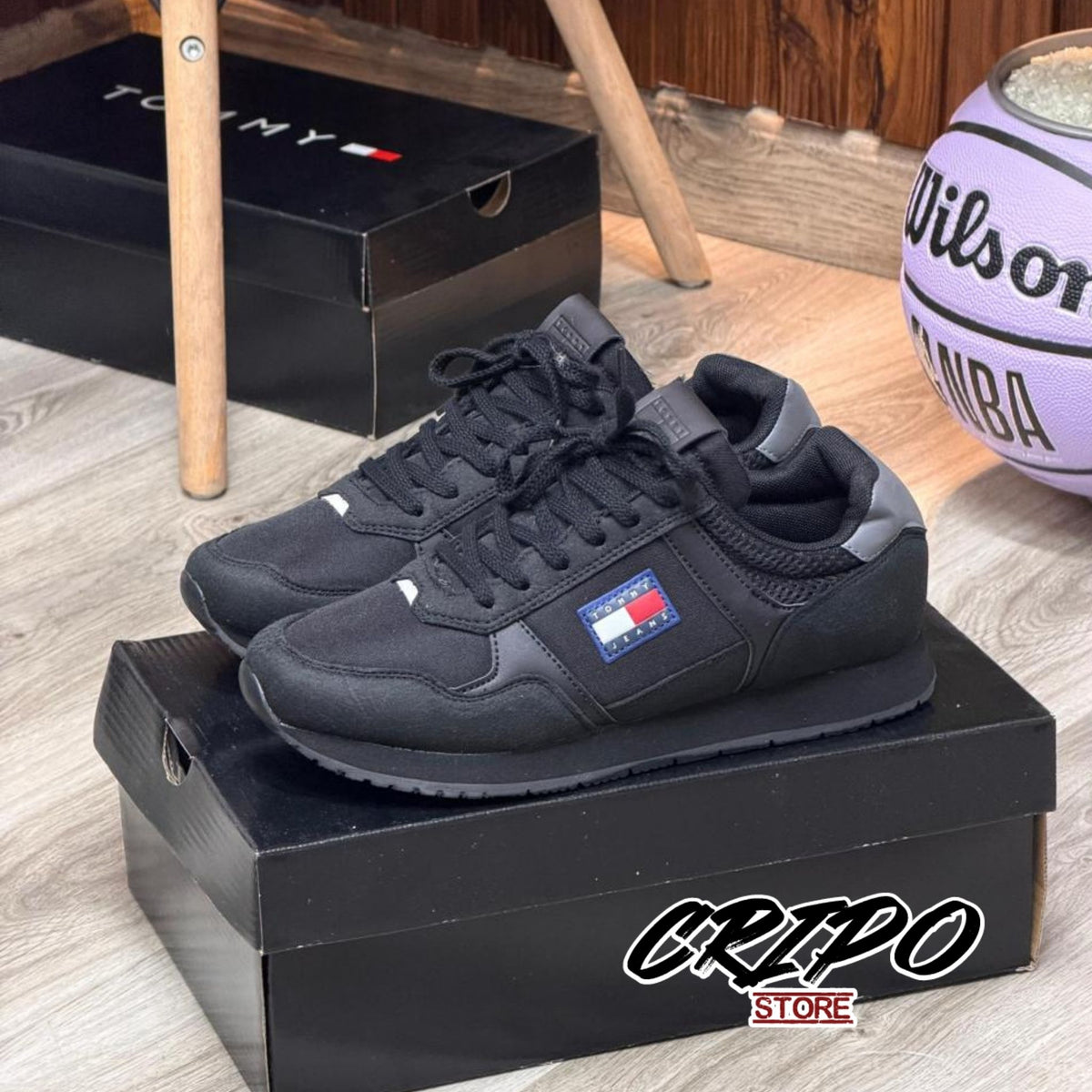 TOMMY H. RUNNER CORE BLACK